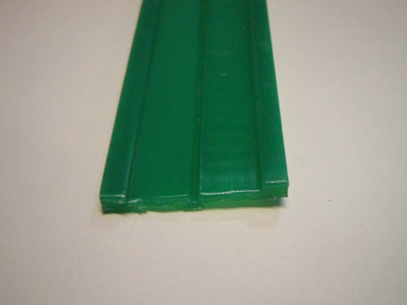 20P20264, Profil T med kanter 44x3 mm, grøn